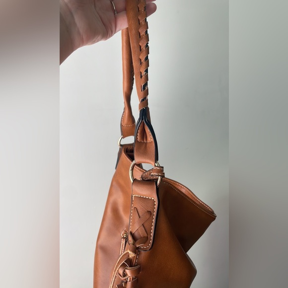 Boho Fringe Tan Shoulder Bag. - Picture 5 of 15